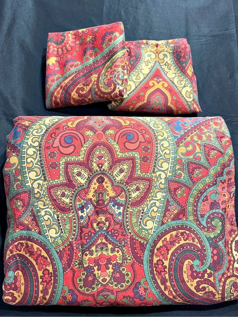 Pottery Barn Charlie Paisley Full/Queen Comforter Set Red